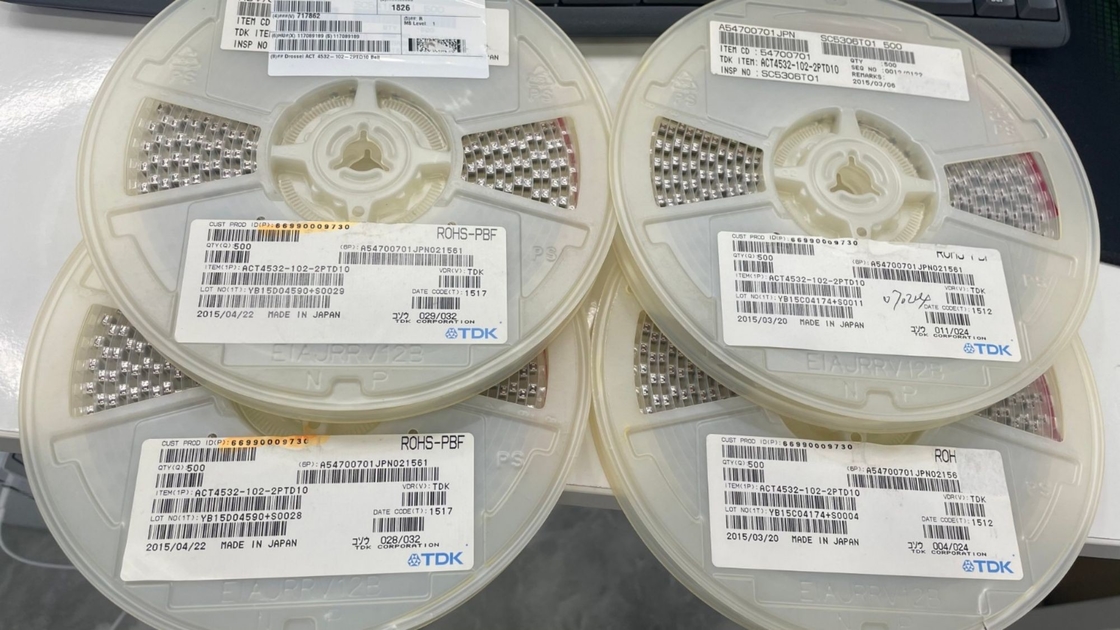 ACT4532-102-2PTD10    Original a estrenar de IC del microprocesador del circuito integrado de SMD   inusitado