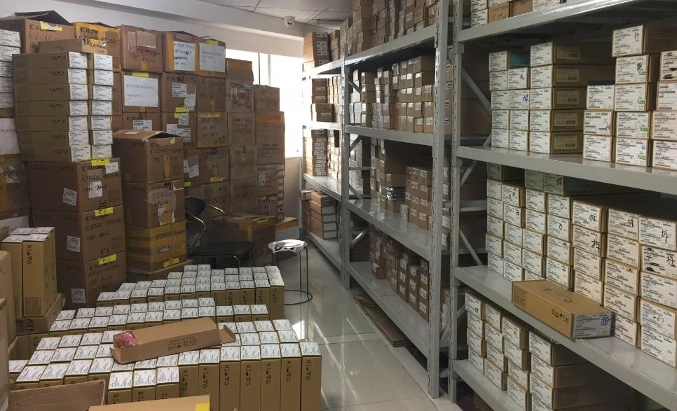 Electrónica componente en existencia SICFET N-CH 650V 95A H2PAK-7 SCTH100N65G2-7AG de Chuangyunxinyuan